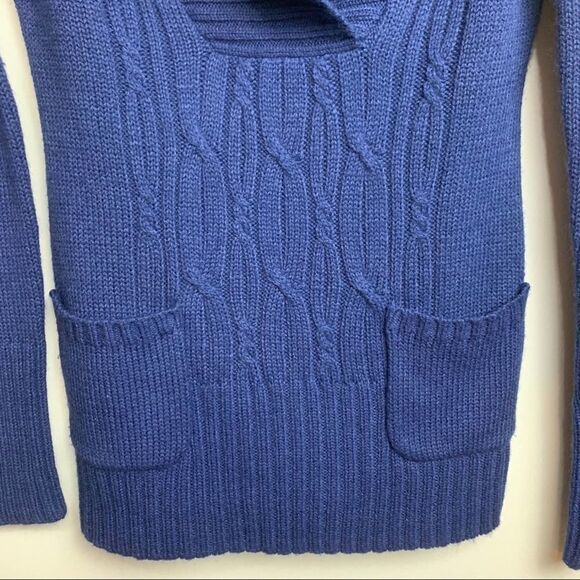 Solid Blue Chunky Cable Knit Shawl Collar Sweater size M Long Sleeve with pocket - Picture 3 of 11